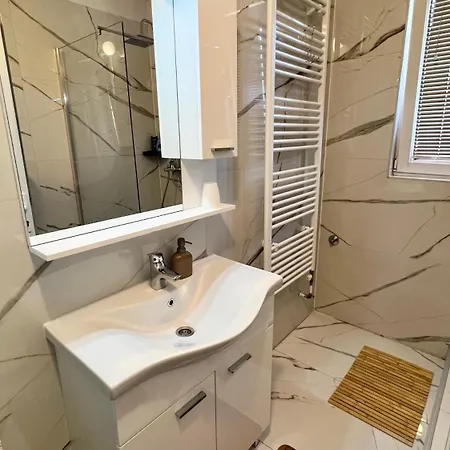 Πανσιόν Bosnian House 4*