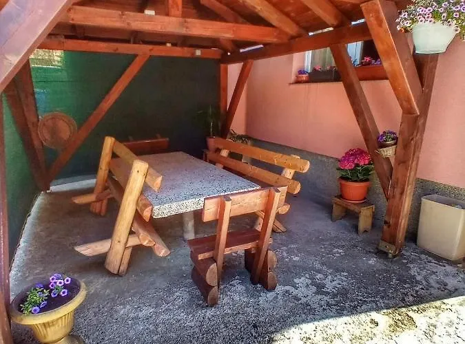 Πανσιόν Bosnian House 4*